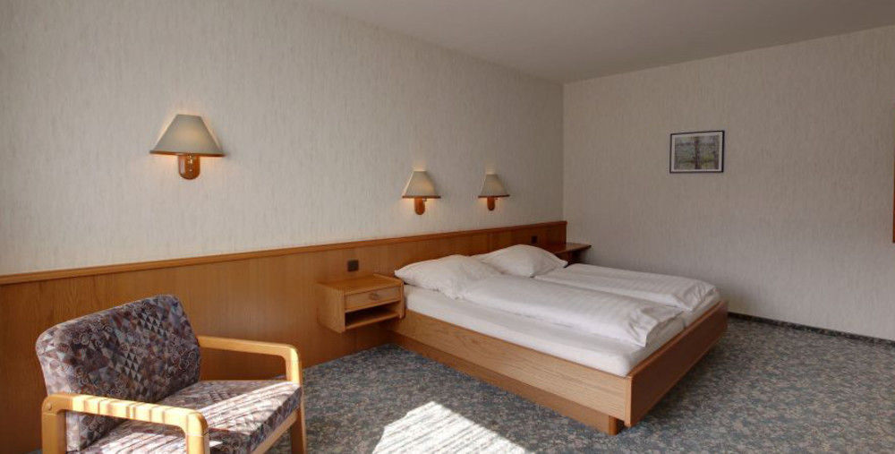 Hotel Restaurant Zum Jaegerheim Wendeburg Extérieur photo